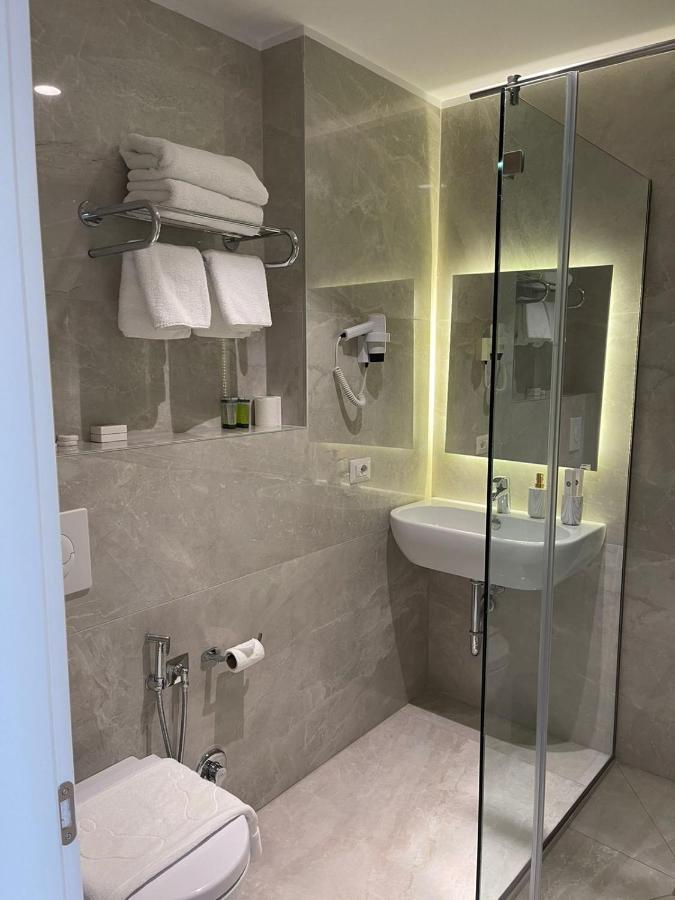 Light Hotel Yzberishti Zewnętrze zdjęcie